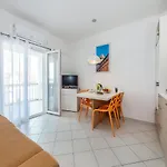 Gulin Apartment *