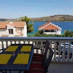 Gulin Apartament Szybenik