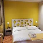 Gulin Apartment *